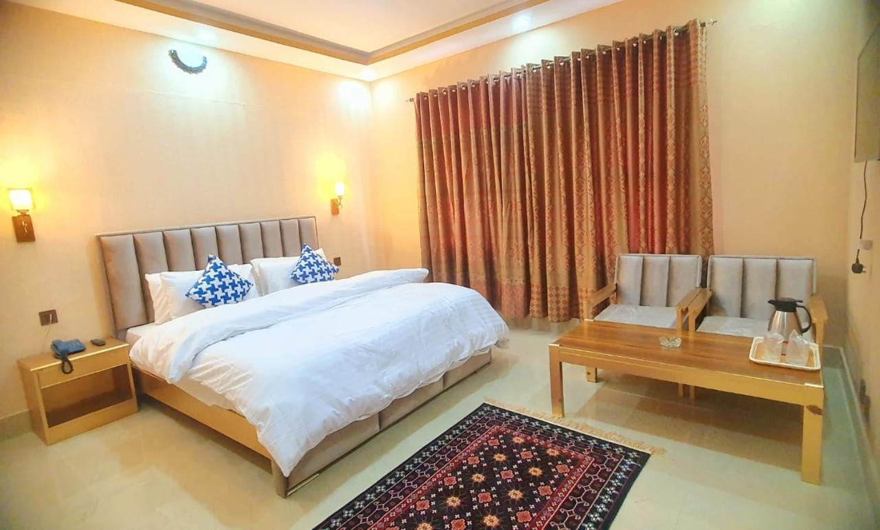 Royal Hotel Naran Ngoại thất bức ảnh