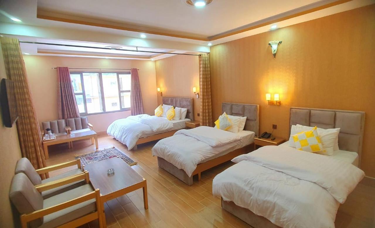 Royal Hotel Naran Ngoại thất bức ảnh