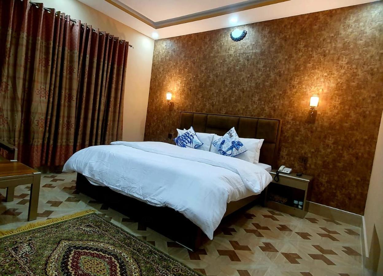 Royal Hotel Naran Ngoại thất bức ảnh