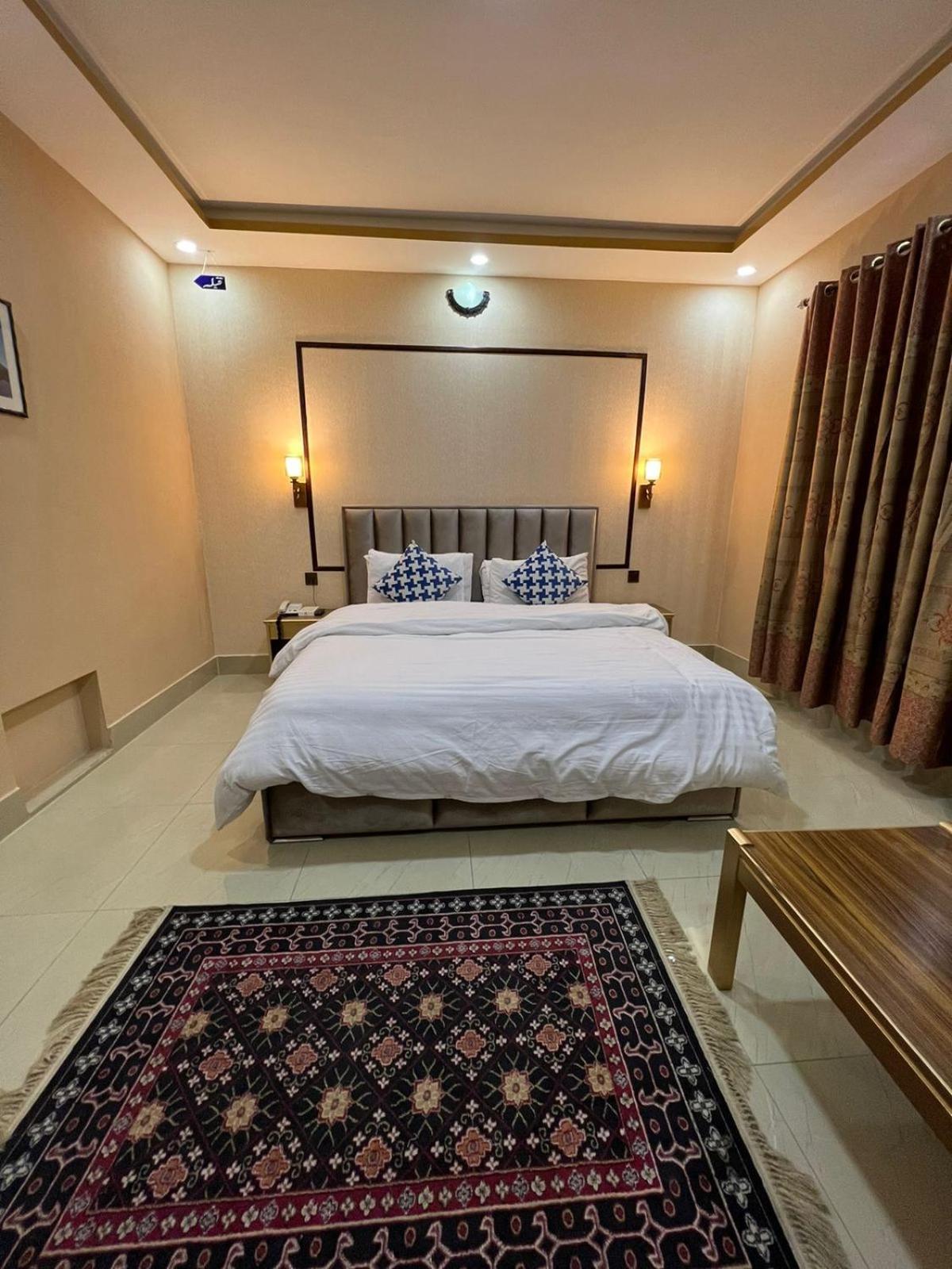 Royal Hotel Naran Ngoại thất bức ảnh